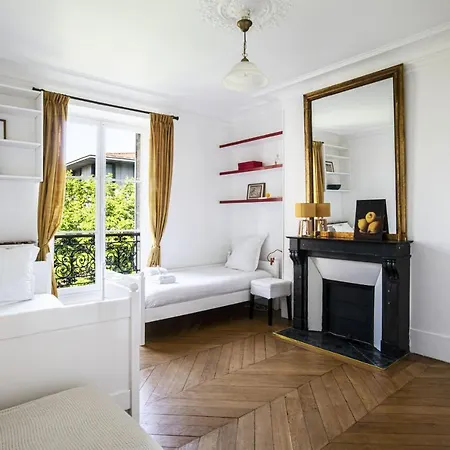 Pick A Flat's In Le Marais - Boulevard Morland * Paris